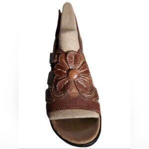 Clarks Leather Lightweight Sandals - Lexi Venice